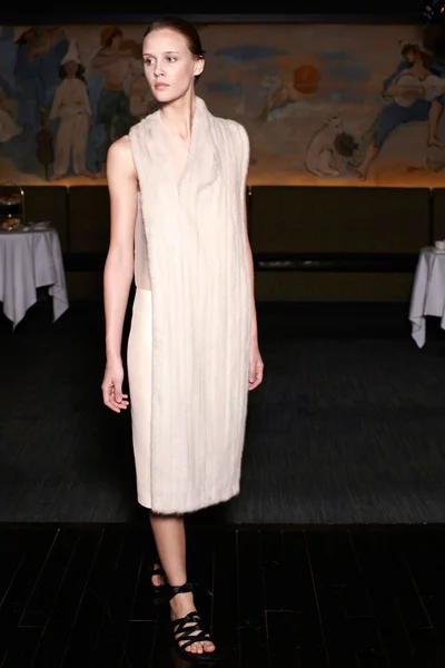 Look 14